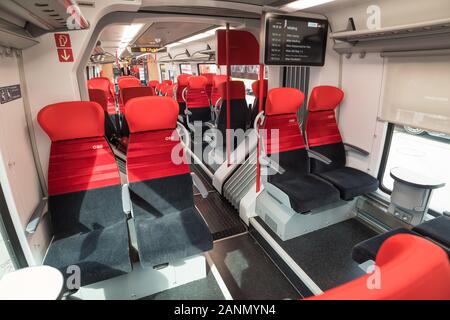 Innenraum eines Bombardier Nahverkehrszuges Talent 3 Stock Photo