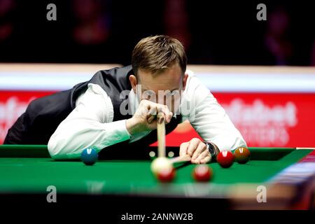 Ali Carter during day seven of the 2020 Dafabet Masters at Alexandra Palace, London. Stock Photo