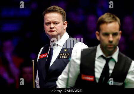 Shaun Murphy and Ali Carter during day seven of the 2020 Dafabet Masters at Alexandra Palace, London. Stock Photo