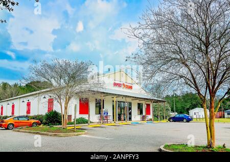 Family Dollar is pictured, Jan. 16, 2020, in Magnolia Springs, Alabama. More than 8,000 Family Dollar stores are located in the United States. Stock Photo