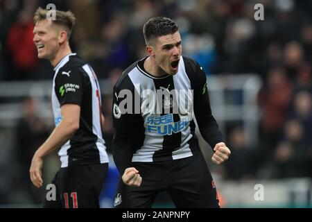 NEWCASTLE UPON TYNE, ENGLAND - JANUARY 18TH Newcastle United's Ciaran Clark celebrates after the Premier League match between Newcastle United and Chelsea at St. James's Park, Newcastle on Saturday 18th January 2020. (Credit: Mark Fletcher | MI News) Photograph may only be used for newspaper and/or magazine editorial purposes, license required for commercial use Credit: MI News & Sport /Alamy Live News Stock Photo