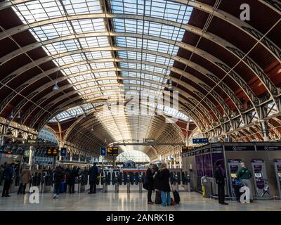 Paddington railway station in London Stock Photo