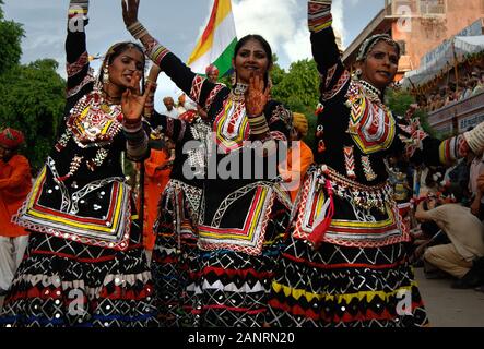 Teej festival, Indian culture, Rajasthani women dancing in traditional costume. Rajasthan, India. Stock Photo