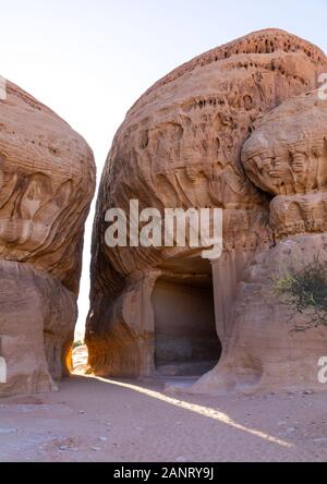 Siq of al-Diwan in jebel Ithlib, Al Madinah Province, Alula, Saudi Arabia Stock Photo
