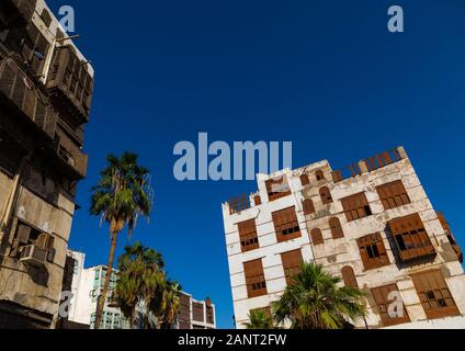 Historic house with wooden mashrabiyas in al-Balad quarter, Mecca province, Jeddah, Saudi Arabia Stock Photo