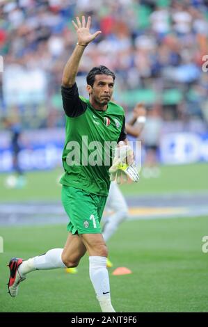 Milan  Italy, 14 September 2013, 'G.MEAZZA SAN SIRO ' Stadium,Campionato di Calcio Seria A 2013/2014,  FC Inter - FC Juventus : Gianluigi Buffon before the match Stock Photo