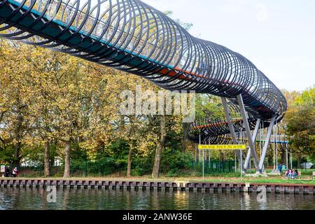 slinky-springs-to-fame-