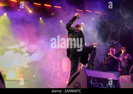 Emmanuel y Mijares durante su concierto en el Festival Alfonso Ortiz Tirado 2020, FAOT, en Alamos, Sonora, Mexico el 19 enero 2020. (Foto: NortePhoto.com) Stock Photo