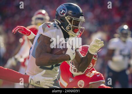 Tennessee Titans running back David Fluellen (32) waits to run a drill ...