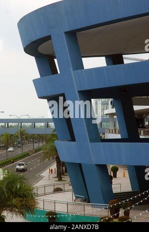 The exterior of the Mall of Asia and Seaside Boulevard, Pasay, Metro Manila, The Philippines. Stock Photo