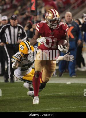 Green Bay Packers free safety Micah Hyde (33) looks to run against the ...