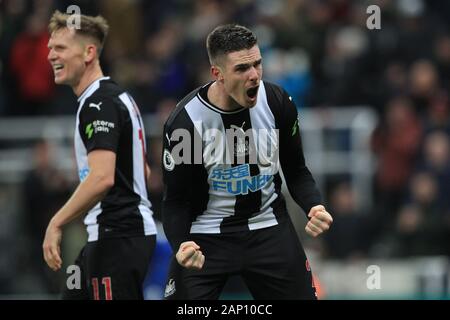 NEWCASTLE UPON TYNE, ENGLAND - JANUARY 18TH Newcastle United's  Ciaran Clark celebrates after the Premier League match between Newcastle United and Chelsea at St. James's Park, Newcastle on Saturday 18th January 2020. (Credit: Mark Fletcher | MI News)  Photograph may only be used for newspaper and/or magazine editorial purposes, license required for commercial use Stock Photo