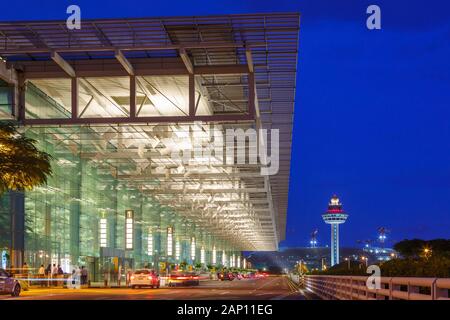 Changi, Singapore – January 19, 2018: Terminal 3 of Changi airport (SIN) in Singapore. | usage worldwide Stock Photo