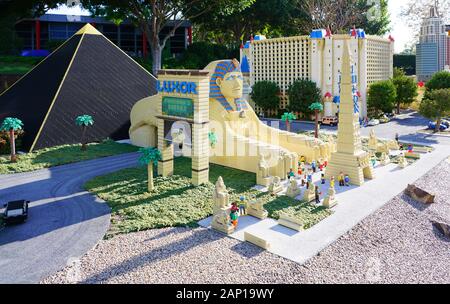 HD] Las Vegas Miniland Tour at Legoland California - Lego Las Vegas 