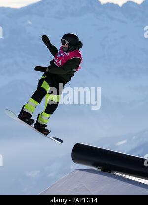 Leysin, Switzerland. 20th Jan, 2020. Valtteri Kautonen of Finland competes during the Men's Slopestyle final of Snowboard at the 3rd Winter Youth Olympic Games in Leysin, Switzerland, Jan. 20, 2020. Credit: Lu Yang/Xinhua/Alamy Live News Stock Photo