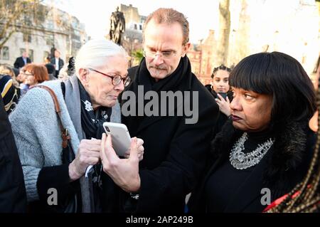 Vanessa Redgrave, Diane Abbott MP. Safe Passage Rally in Parliament Square to demand fair treatment for child refugees. Houses of Parliament, Westminster, London. UK Stock Photo