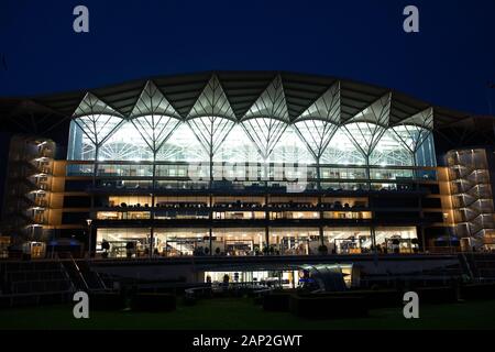 Ascot, Berkshire, UK. 18th Jan, 2020. Clear skies behind the Ascot Racecourse Grandstand after a day's racing. Credit: Maureen McLean/Alamy Stock Photo
