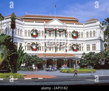 Raffles Hotel Singapore entrance at Christmas, Beach Road, Singapore Island, Singapore Stock Photo