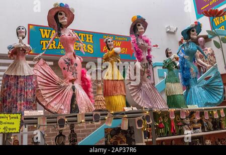 hand crafted papier mache 'Day of the Dead' ladies for sale in Old Town Albuquerque, New Mexico Stock Photo