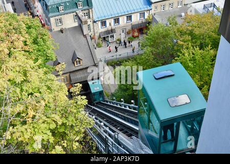 'Le Funiculaire du Vieux-Québec' The Funicular of Old Quebec City connecting the upper city with Petit-Champlain in the Ville de Quebec, Canada Stock Photo