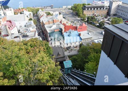 'Le Funiculaire du Vieux-Québec' The Funicular of Old Quebec City connecting the upper city with Petit-Champlain in the Ville de Quebec, Canada Stock Photo