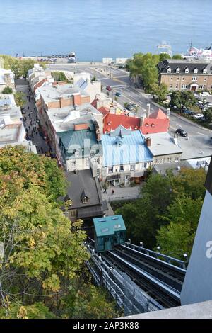 'Le Funiculaire du Vieux-Québec' The Funicular of Old Quebec City connecting the upper city with Petit-Champlain in the Ville de Quebec, Canada Stock Photo