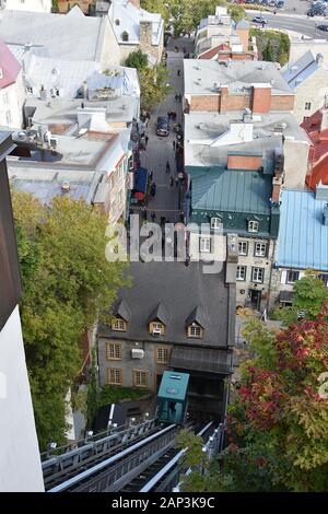 'Le Funiculaire du Vieux-Québec' The Funicular of Old Quebec City connecting the upper city with Petit-Champlain in the Ville de Quebec, Canada Stock Photo