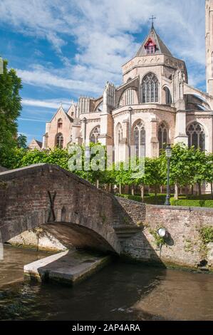 Church of Our Lady (Onze-Lieve-Vrouwekerk) in Bruges (Brugge), Belgium Stock Photo