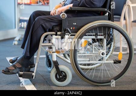 Duesseldorf, Germany. 21st Jan, 2020. A resident of an old people's home is sitting in his wheelchair. Free nursing care places should be accessible via the Heimfinder NRW App or the corresponding Internet site on a daily basis. Credit: Federico Gambarini/dpa/Alamy Live News Stock Photo