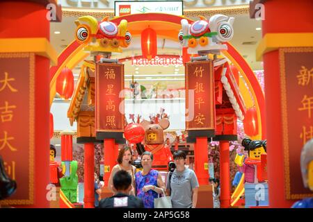 (200121) -- KUALA LUMPUR, Jan. 21, 2020 (Xinhua) -- Citizens pose for a group photo with Lego creations themed on Chinese Lunar New Year celebration inside a mall in Kuala Lumpur, Malaysia, Jan. 21, 2020. (Photo by Chong Voon Chung/Xinhua) Stock Photo