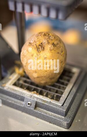 https://l450v.alamy.com/450v/2ap6jcm/old-fashioned-dutch-potato-cutter-close-up-2ap6jcm.jpg