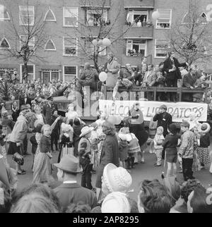 Liberation day, the liberation army as it entered 20 years ago from the Berlagebrug, overview entry liberation army Date: 5 May 1965 Location: Amsterdam, Noord-Holland Keywords: liberation armies Stock Photo