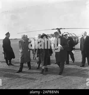 Working visit of Queen Juliana to the port area of Rotterdam Description: Arrival by helicopter at Rozenburg Date: 28 October 1966 Location: Rotterdam, South Holland Keywords: ports, helicopters, royal Visit Personal name: Juliana (queen Netherlands) Stock Photo