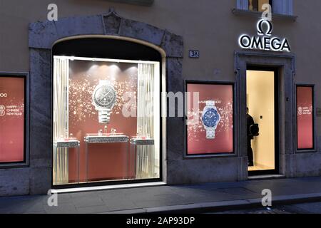 OMEGA BOUTIQUE WINDOWS IN CONDOTTI STREET,THE CENTER OF FASHION SHOPPING IN  ROME Stock Photo - Alamy