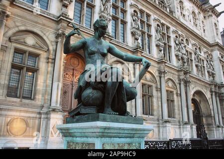 Bronze Antique statue of Science from Jules Blanchard at 1882 by City Hall in Paris, France Stock Photo