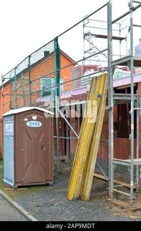 Leipzig, Germany. 21st Jan, 2020. A single-family house is built in traditional brick construction in the Leipzig area. Credit: Volkmar Heinz/dpa-Zentralbild/ZB/dpa/Alamy Live News Stock Photo