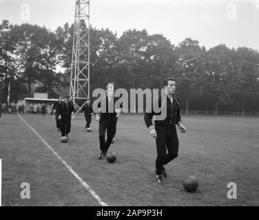 Central training Dutch team at Zeist Date: October 3, 1962 Location: Utrecht, Zeist Keywords: elftallen, sport, football Stock Photo