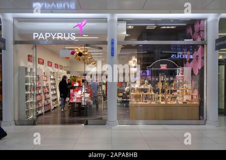 Papyrus Store In The World Trade Center Oculus Shopping Mall New York Ny January 2020 Stock Photo Alamy