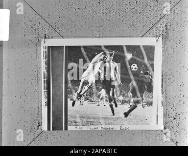 EDO against Ajax 0-4 in KNVB cup. Cruijff to the ball Date: 14 December  1969 Location: Haarlem Keywords: sport, football Personal name: Cruijff,  Johan Institution name: Nijssen, [ ] Stock Photo - Alamy