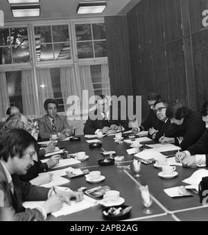 Participation Garp Atlantic Tropical Experiment, collaboration KNMI and Marine, overview meeting Date: May 8, 1974 Keywords: meetings, meetings Personal name: Knmi Institution name: Marine Stock Photo