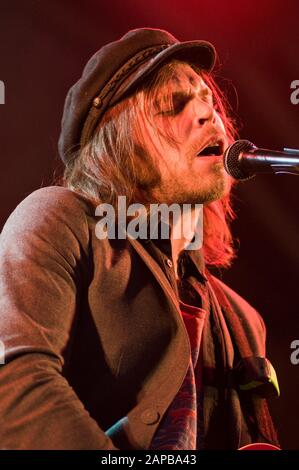 Supergrass (Gaz Coombes) performing at the Wychwood Festival, UK, May 30, 2009 Stock Photo