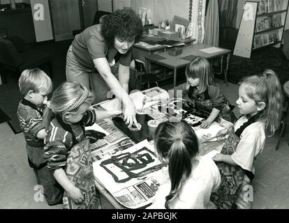 Art class, primary school Nottingham UK 1992 Stock Photo