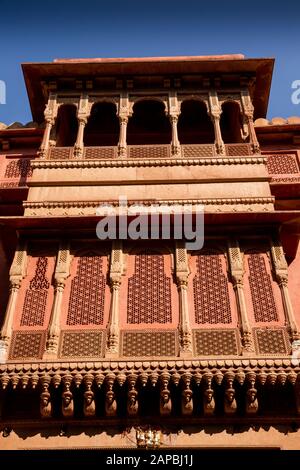 India, Rajasthan, Shekhawati, Bikaner, Gajner, Gajner Palace Heritage Hotel, former hunting lodge of Maharaja of Jaipur, traditional architecture, win Stock Photo