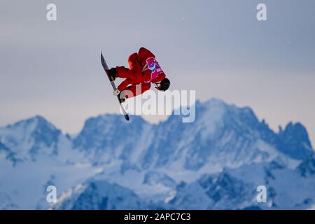 LAUSANNE, SWITZERLAND. 22th, Jan 2020. MATHISEN William (SWE) competes in the Snowboard: Men's Big Air competitions during the Lausanne 2020 Youth Olympic Games at Leysin Park & Pipe on Wednesday, 22 January 2020. LAUSANNE, SWITZERLAND. Credit: Taka G Wu/Alamy Live News Stock Photo
