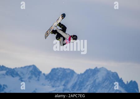 LAUSANNE, SWITZERLAND. 22th, Jan 2020. STROHMEYER Till (GER) competes in the Snowboard: Men's Big Air competitions during the Lausanne 2020 Youth Olympic Games at Leysin Park & Pipe on Wednesday, 22 January 2020. LAUSANNE, SWITZERLAND. Credit: Taka G Wu/Alamy Live News Stock Photo