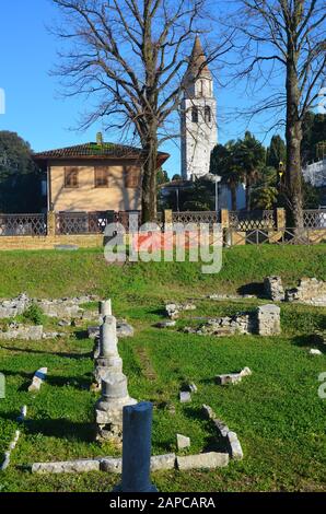Historische Stadt Aquileia in Italien: römische Ausgrabungen und Basilika