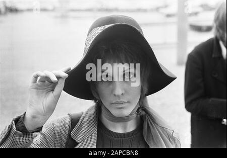 Arrival English pop singer Julie Driscoll at Schiphol Date: 29 april 1968 Location: Noord-Holland, Schiphol Keywords: arrivals, singers Personal name: Julie Driscoll Stock Photo