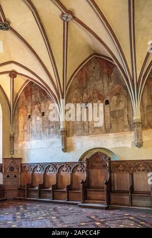 Malbork, Pomerania / Poland - 2019/08/24: Richly decorated interior of the main capitulary with the characteristic gothic ceilings in the High Castle Stock Photo