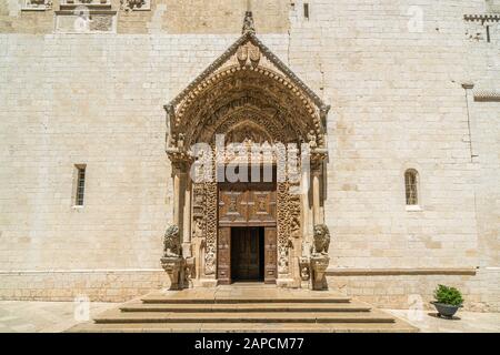 Entrance to the Cathedral of Santa Maria Assunta in Altamura, famous apulian town in the Province of Bari. Puglia (Apulia), Italy. Stock Photo
