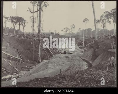Photo album Deli Company: Tobacco Plantation in Deli Description:  Construction of a road on a tobacco plantation in Deli (East Sumatra)  Annotation: Right in the picture the number 2 Date: 1880 Location: